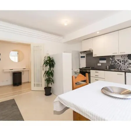 Houze_flat Near The With Terrace דירה *